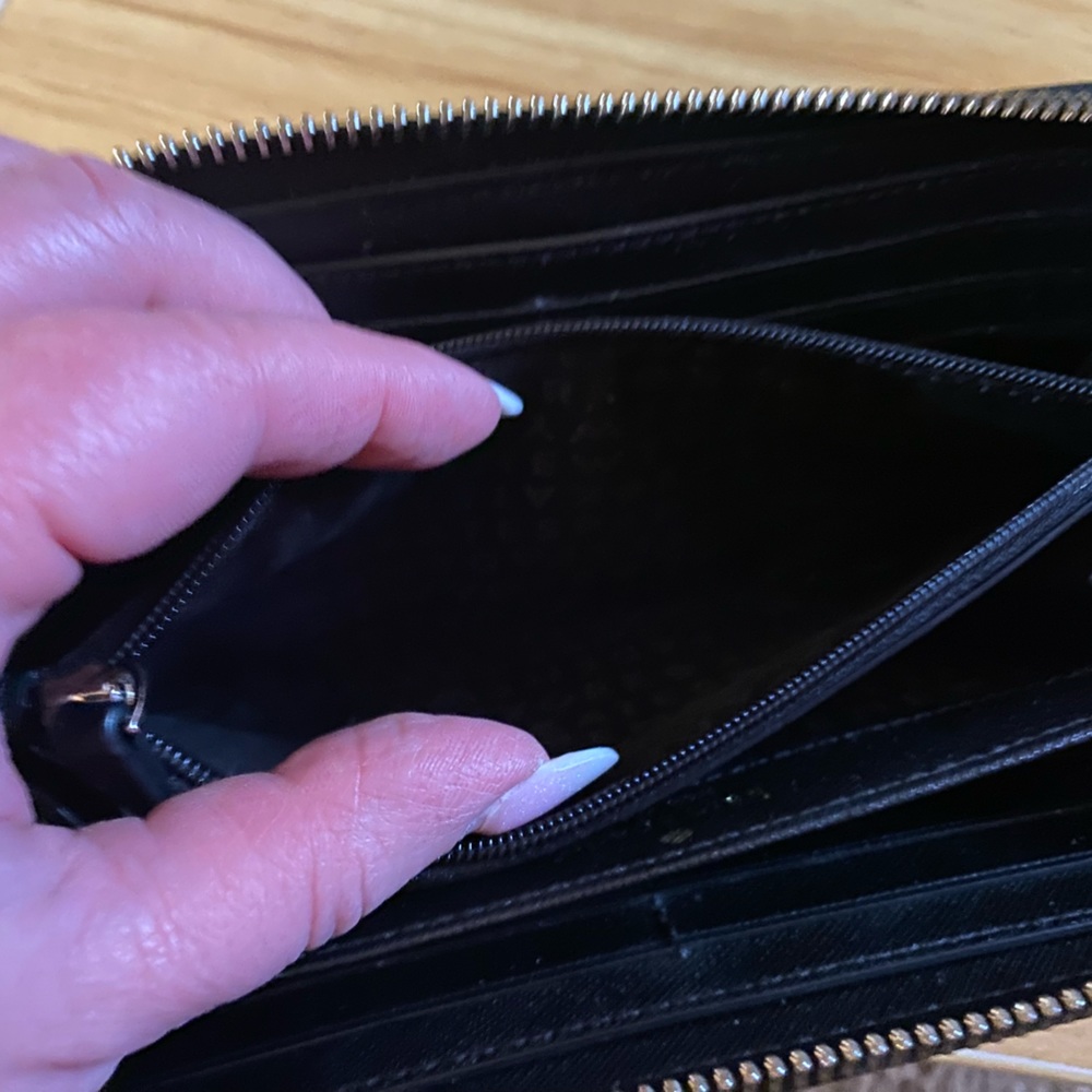 Kate spade ♠️ wallet - Picture 3 of 8